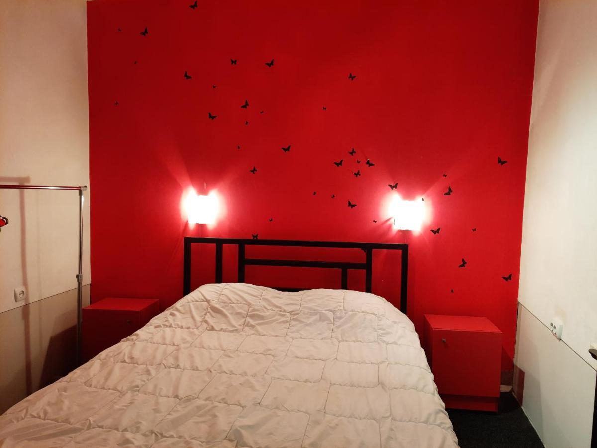 Midnight Cats' Apartment In Rynok Square Світло Є Завжди! Lviv Ngoại thất bức ảnh